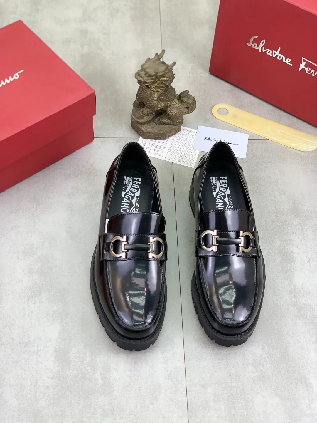 Men's Men's Shoes 💰P480💰[New Style] Water-dyed Niuli 🆘[Salvatore Ferragamo] Ferragamo's latest casual business leather shoes for men! Listed simultaneously! The fabric is made of specially imported original calfskin, and the interior is made of imported water-dyed cowhide. It is absolutely luxurious and leads the fashion trend. Matching code: 38-44 (45 and 46 can be customized) Multiple colors available
